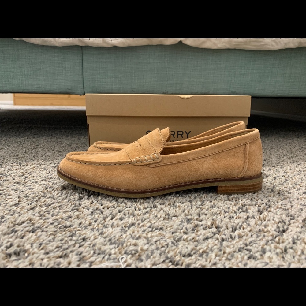 Brand new women’s Sperry loafers